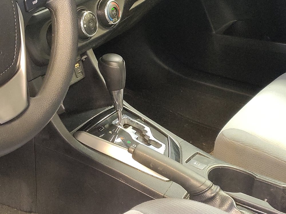 Used 2015 Toyota Corolla L FWD image 26