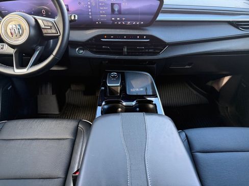 Used 2025 Buick Enclave Preferred w/ Power Package image 26