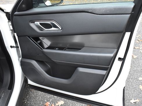 Used 2019 Land Rover Range Rover Velar S image 29