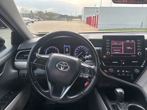 Used 2021 Toyota Camry SE FWD image 11