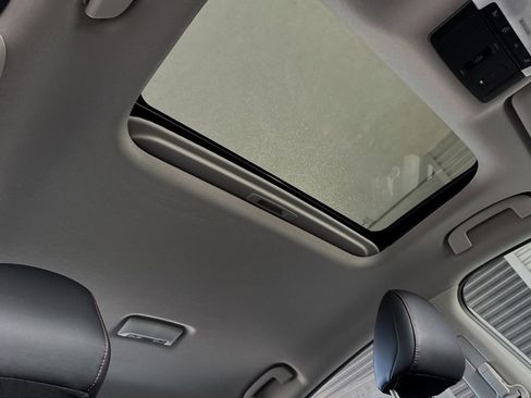 New 2025 Nissan Sentra SR image 14