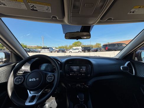 Used 2024 Kia Soul LX w/ Option Group 015 FWD image 31