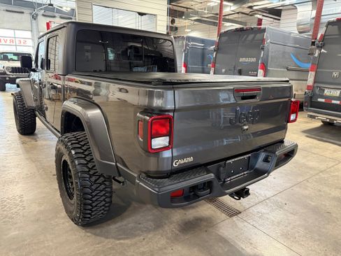 Used 2021 Jeep Gladiator Sport image 31