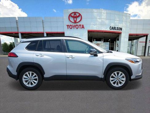 Certified 2025 Toyota Corolla Cross LE AWD/4WD image 4