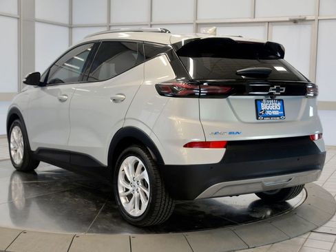 Used 2023 Chevrolet Bolt EUV LT w/ Driver Confidence Package image 6