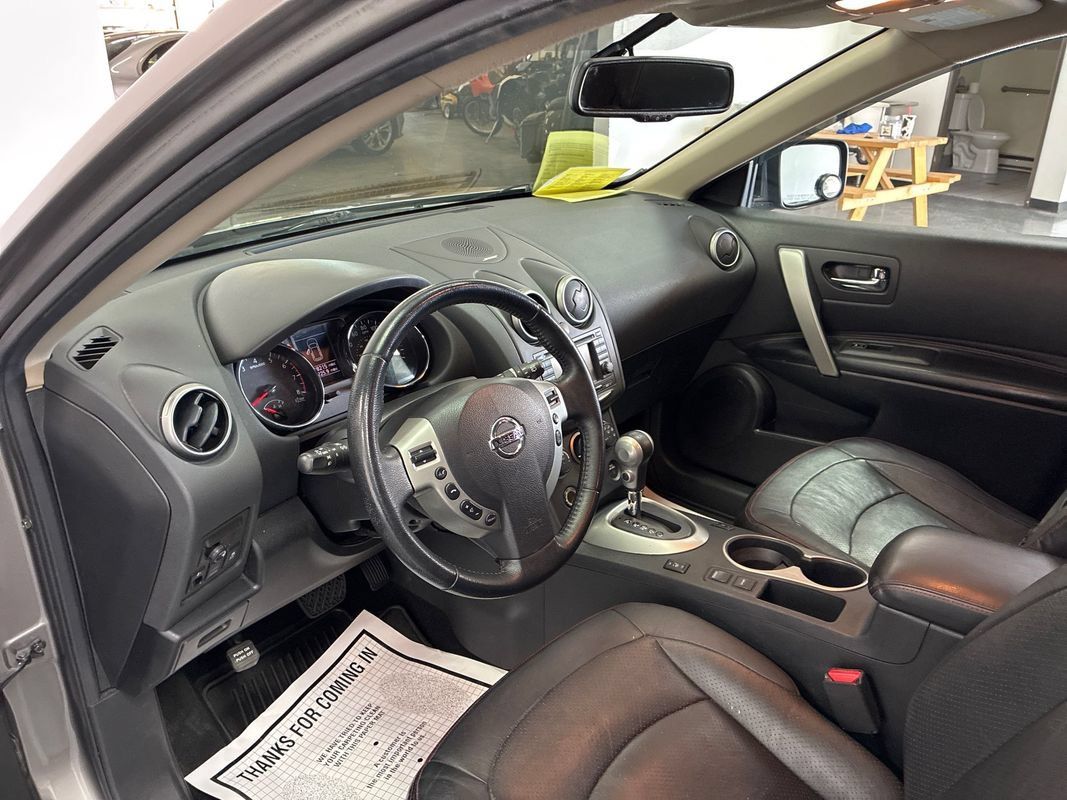 Used 2013 Nissan Rogue SL AWD/4WD image 8