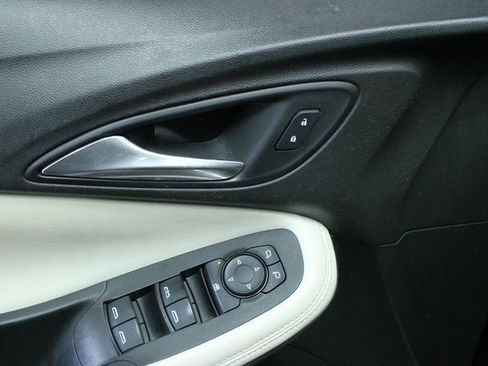 Used 2020 Buick Encore GX Select image 16