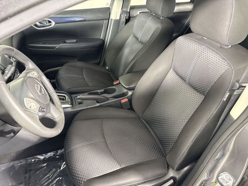 Used 2017 Nissan Sentra SR w/ SR Midnight Edition image 18
