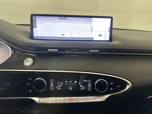 Used 2022 Genesis GV70 2.5T w/ Select Package image 23