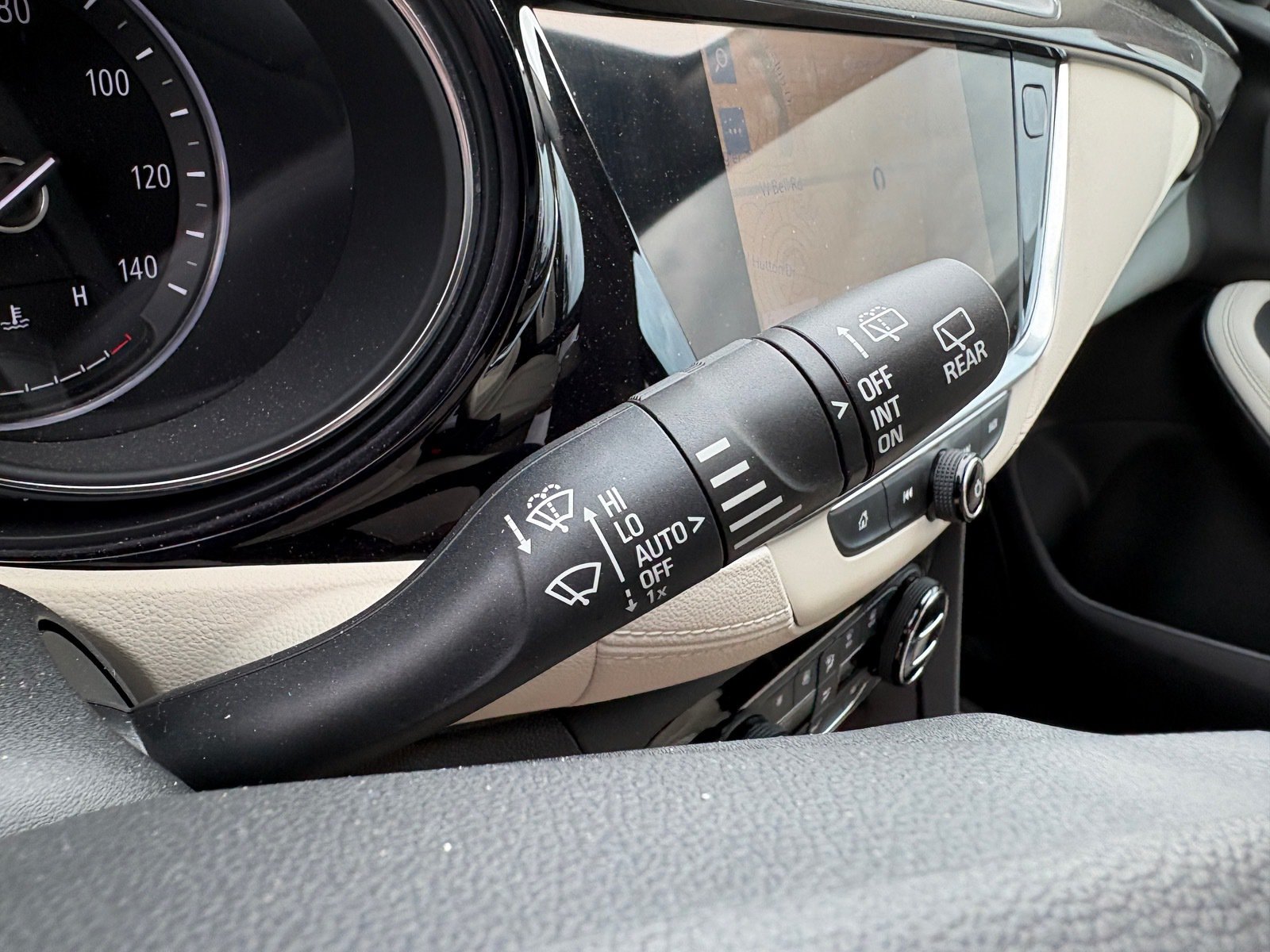 Used 2022 Buick Encore GX Essence w/ Advanced Technology Package FWD image 21