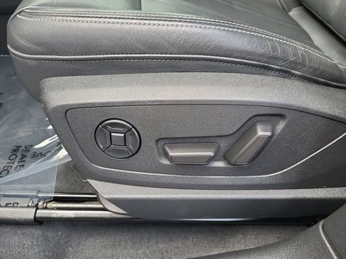 Used 2022 Audi e-tron Premium AWD/4WD image 14