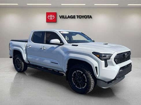 Certified 2025 Toyota Tacoma TRD Sport image 7