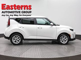 Used 2024 Kia Soul LX w/ Option Group 015 FWD video 1