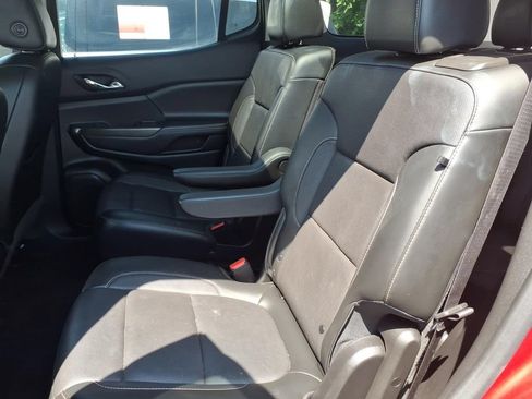 Used 2020 GMC Acadia SLT w/ Premium Package FWD image 13