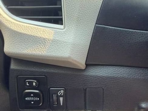 Used 2016 Toyota Corolla LE FWD image 21