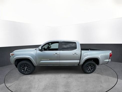 Used 2023 Toyota Tacoma SR5 w/ Technology Package AWD/4WD image 4