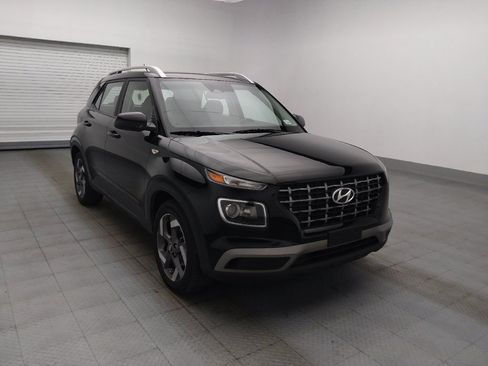 Used 2025 Hyundai Venue SEL FWD image 13