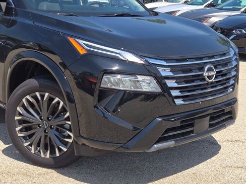 New 2025 Nissan Rogue Platinum w/ Tech Package image 2