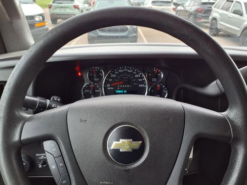 Used 2019 Chevrolet Express 2500 w/ Enhanced Convenience Package RWD image 18