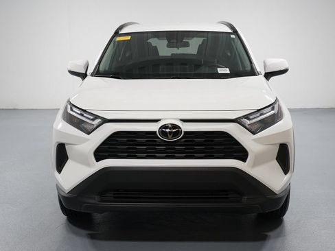 Used 2025 Toyota RAV4 XLE FWD image 2