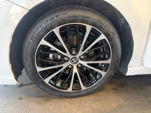 Certified 2019 Toyota Camry SE FWD image 29