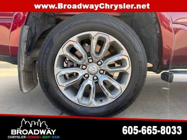 Used 2022 RAM 1500 Laramie AWD/4WD image 9