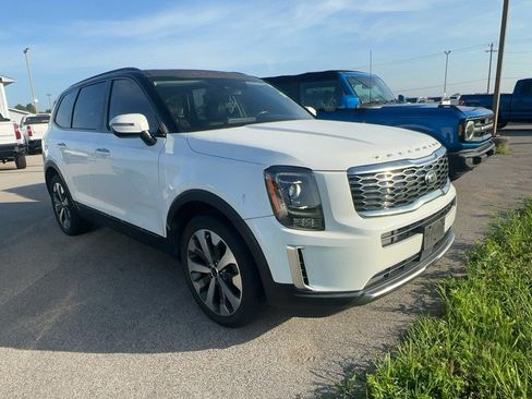 Used 2020 Kia Telluride S w/ S 8 Passenger Seating Package FWD image 2