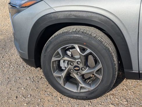 New 2026 Chevrolet Trax LT image 7