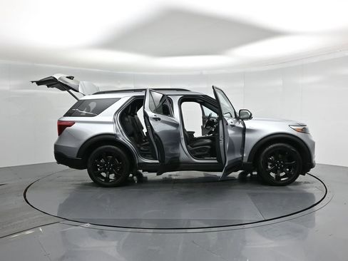 Certified 2023 Ford Explorer ST-Line w/ Class IV Trailer Tow Package image 5