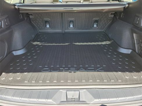 New 2025 Subaru Outback Limited image 24