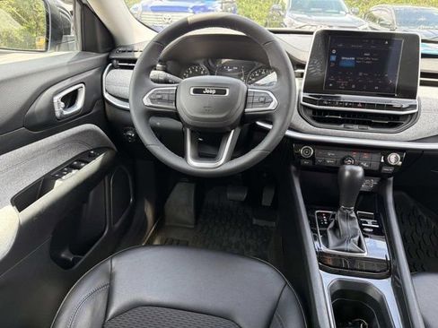 Used 2022 Jeep Compass Latitude FWD image 22