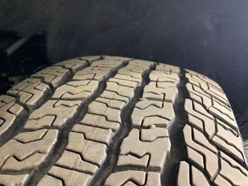 Used 2025 GMC Canyon Elevation image 34