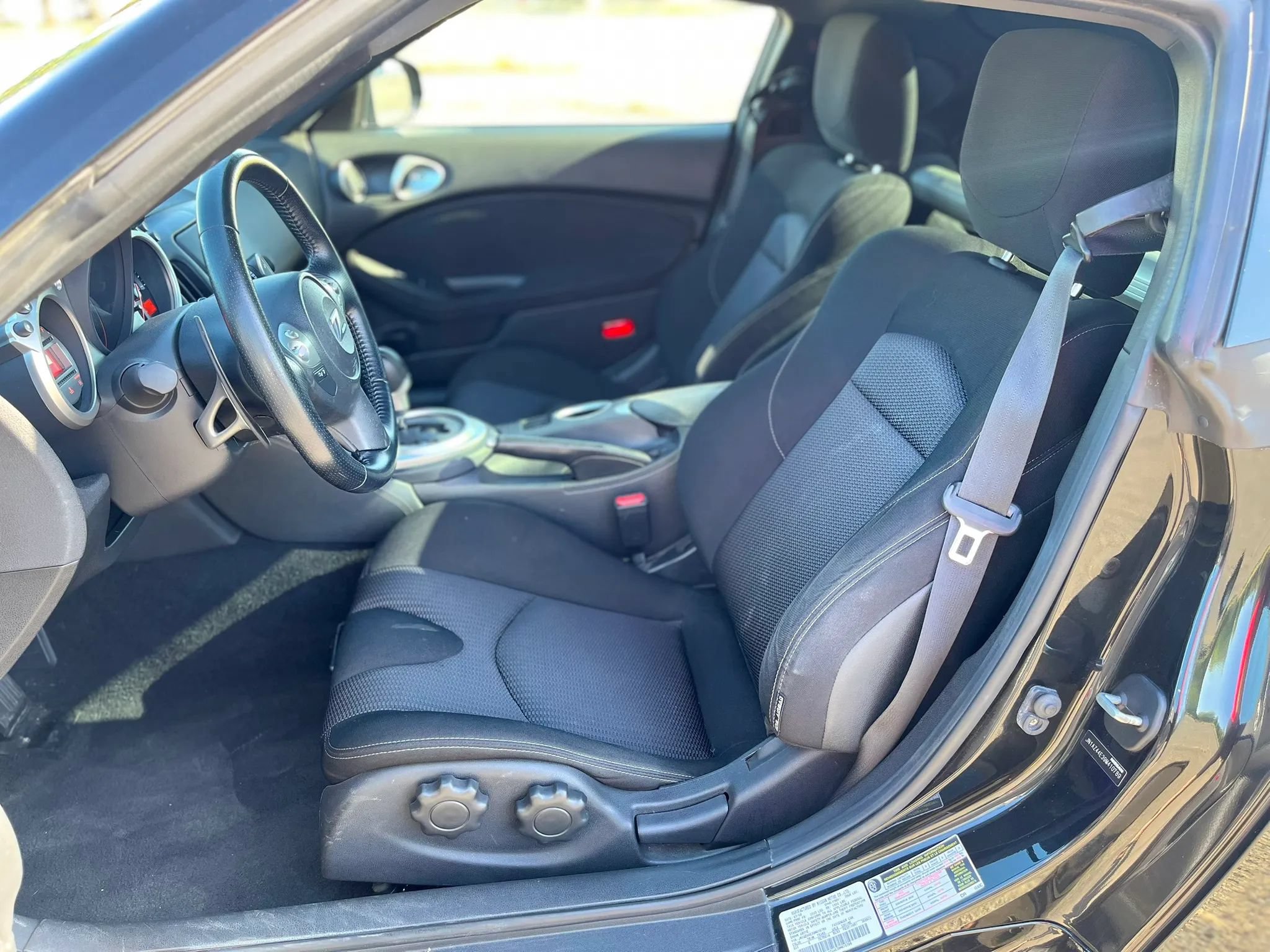 Used 2009 Nissan 370Z Coupe RWD image 11