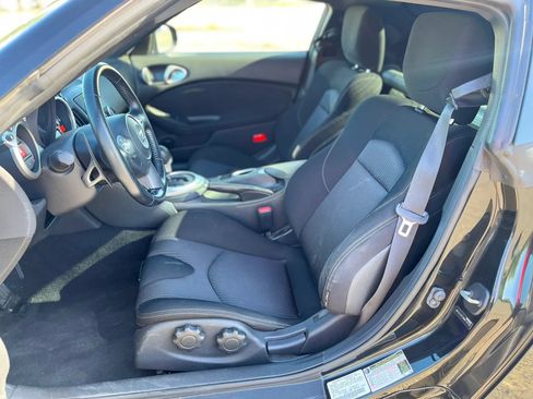 Used 2009 Nissan 370Z Coupe RWD image 11