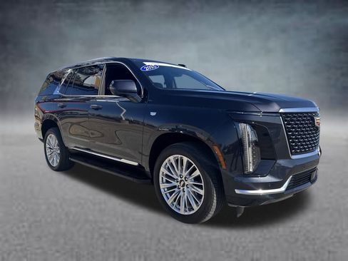 Certified 2025 Cadillac Escalade Premium Luxury image 11