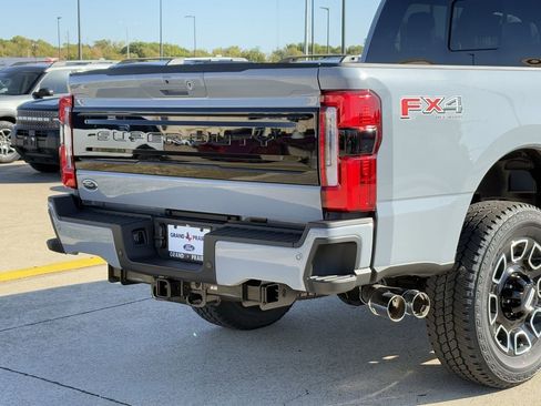 New 2026 Ford F250 Platinum w/ FX4 Off-Road Package image 39