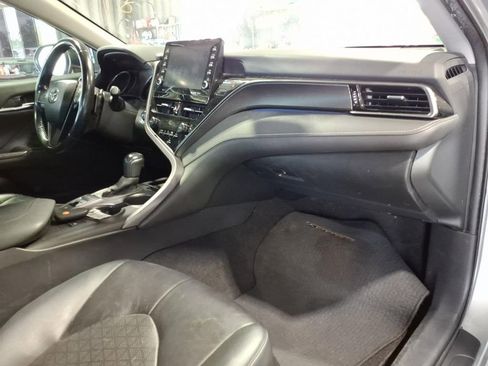 Used 2021 Toyota Camry XSE FWD image 11
