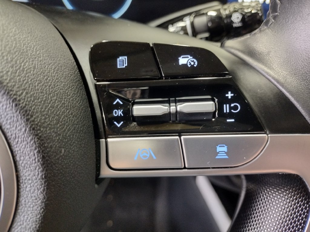 Certified 2024 Hyundai Elantra Limited FWD image 27