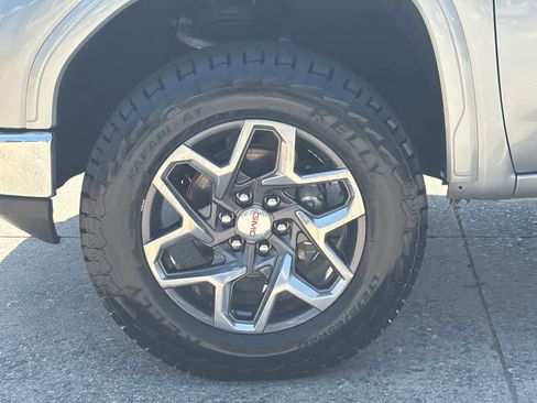 Used 2023 GMC Sierra 1500 SLT w/ SLT Premium Package image 9