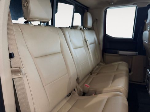 Used 2015 Ford F150 Lariat w/ Equipment Group 502A Luxury AWD/4WD image 32