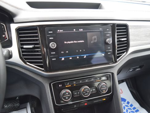 Used 2022 Volkswagen Atlas Cross Sport SE image 23