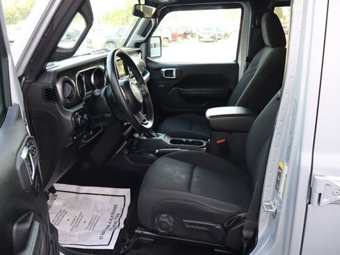 Used 2023 Jeep Wrangler Unlimited w/ Cold Weather Group AWD/4WD image 6