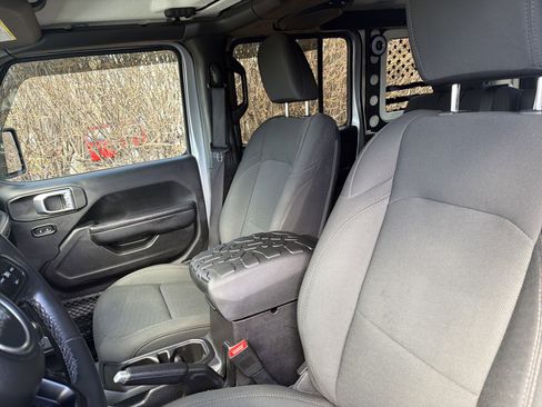 Used 2018 Jeep Wrangler Unlimited Sport S image 18