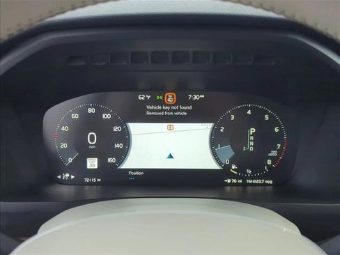 Used 2022 Volvo XC90 T5 Momentum w/ Protection Package Premier image 17