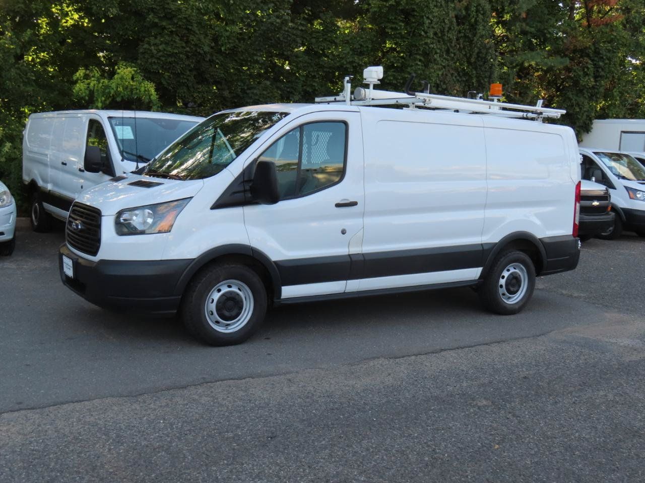 Used 2015 Ford Transit 150 130 Low Roof RWD image 2