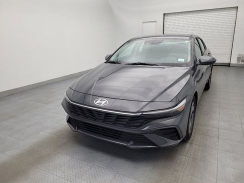 Used 2024 Hyundai Elantra SEL image 15