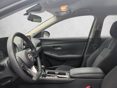 Used 2025 Nissan Sentra SV FWD image 10