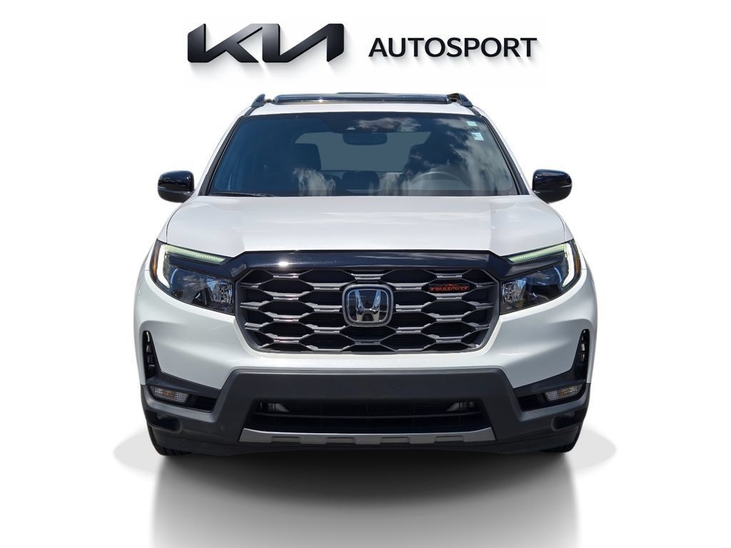 Used 2023 Honda Passport TrailSport image 2