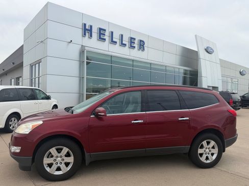 Used 2010 Chevrolet Traverse LT w/ Personal Connectivity Package AWD/4WD image 3