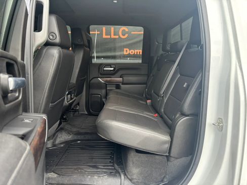 Used 2021 GMC Sierra 2500 SLT w/ SLT Preferred Package image 17